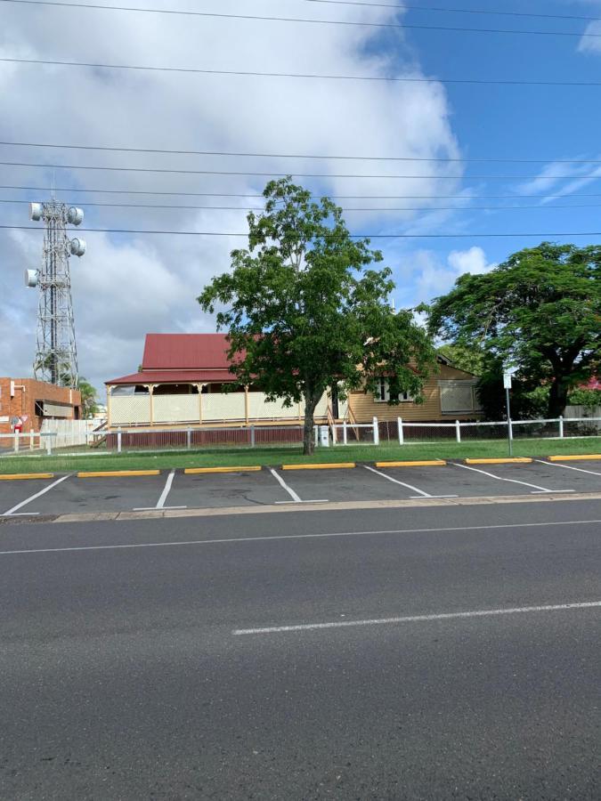 לינה וארוחת בוקר מרילבורו The Old Station Masters House Qld מראה חיצוני תמונה